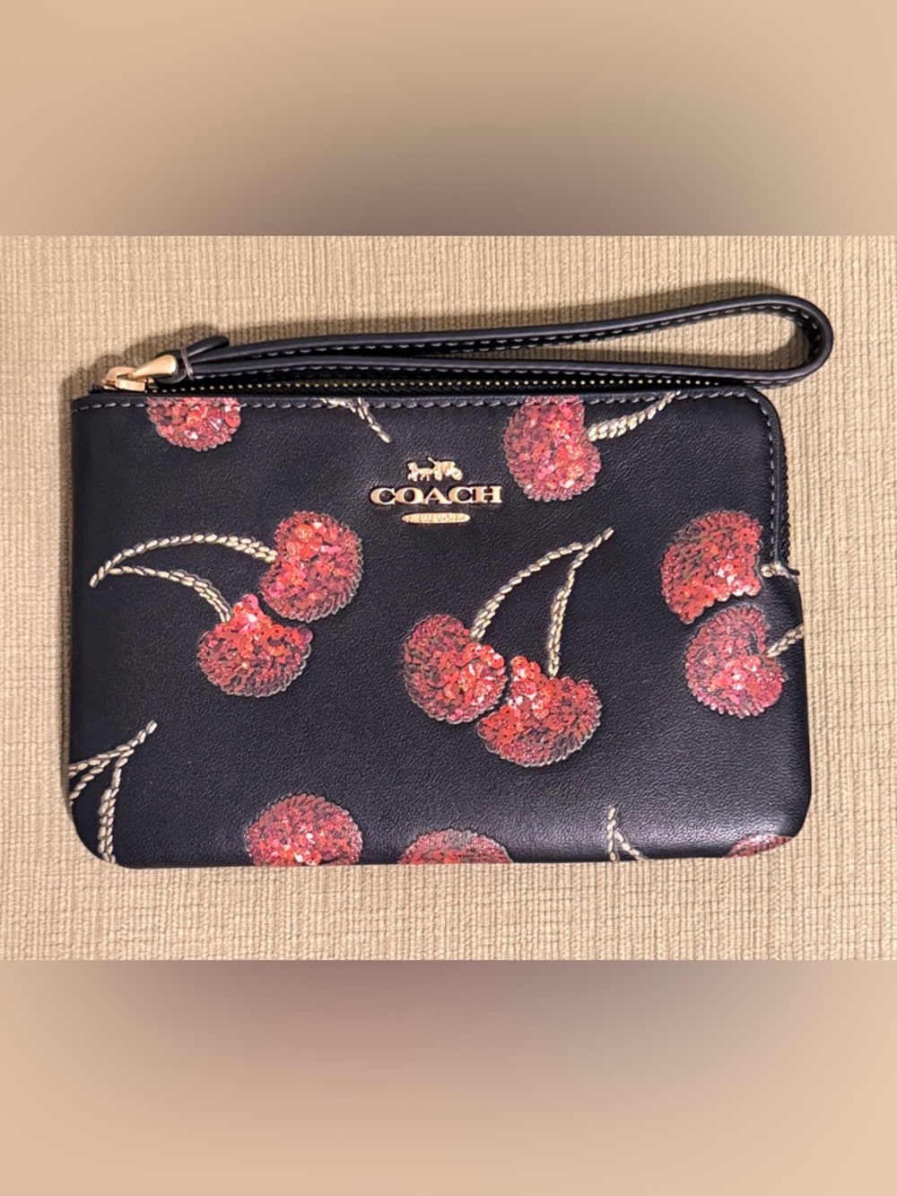 COACH Corner Zip Wristlet with Cherry Print 🍒 NWT